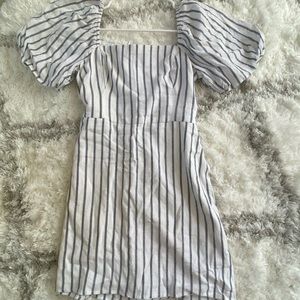 Off the shoulder puff sleeve dress NWT